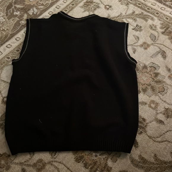 Black sweater vest - Picture 3 of 4